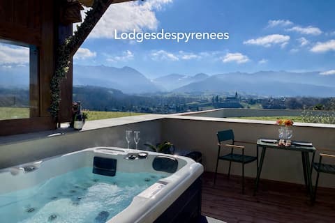 "Belle Vue" house with hot tub and stunning views