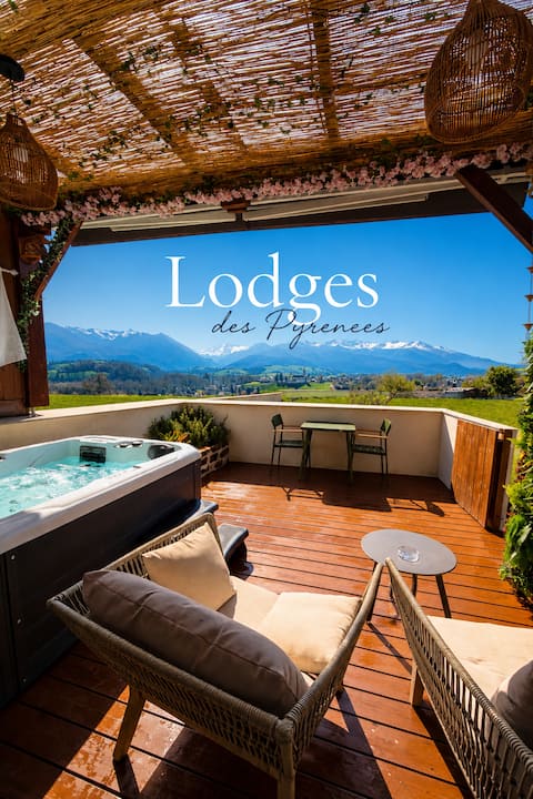"Belle Vue" house with hot tub and stunning views