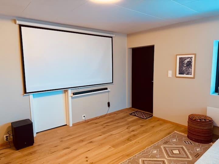 Პროექტორი ერთი ღამით ფილმთან ერთად დასასვენებლად