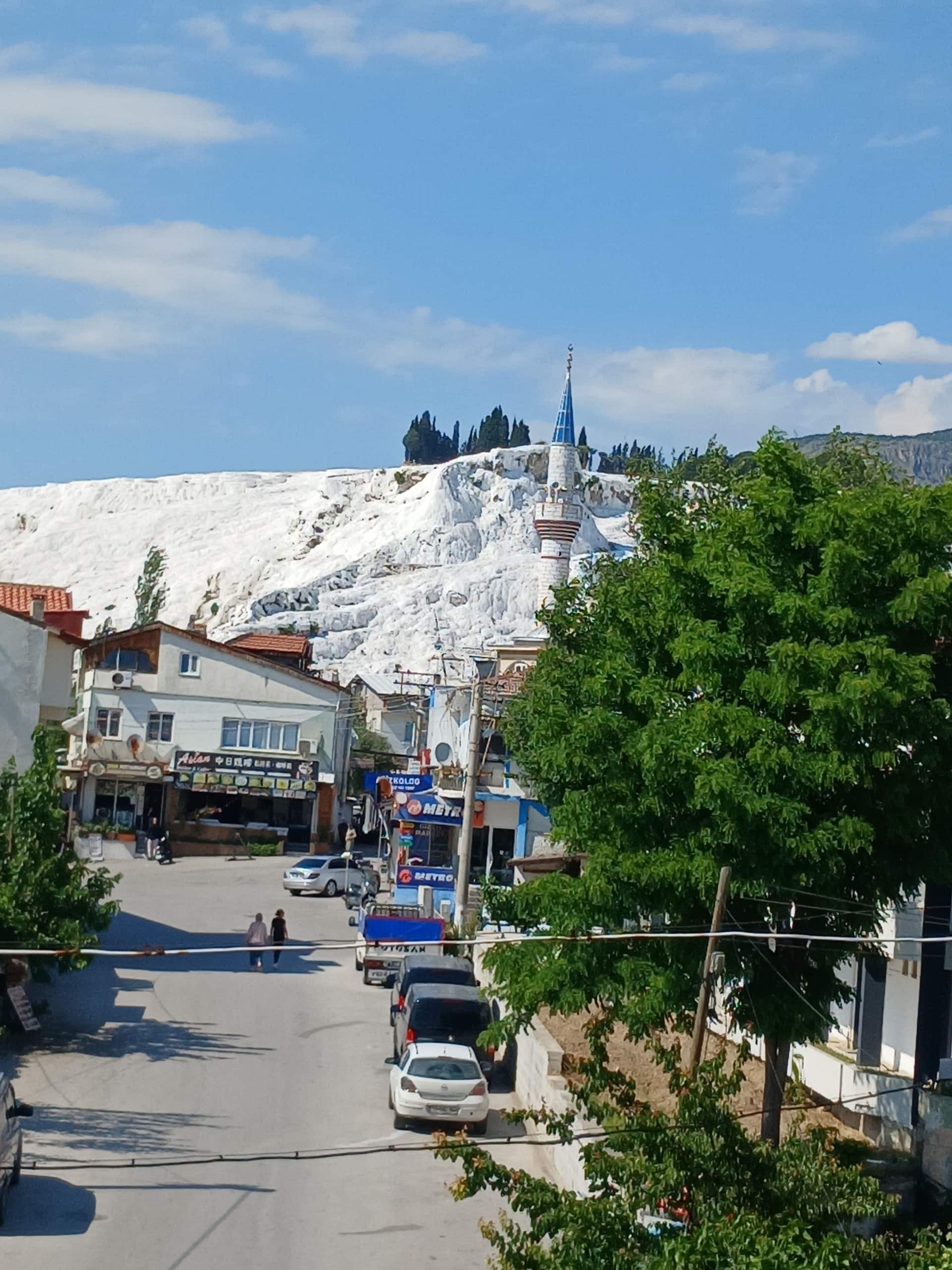 2 minutes on foot to the travertines and Pamukkale