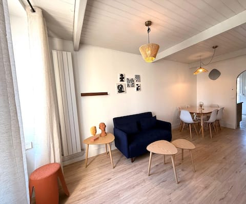 The Ant Corner - Asterix -Cdg - Sea of Sand