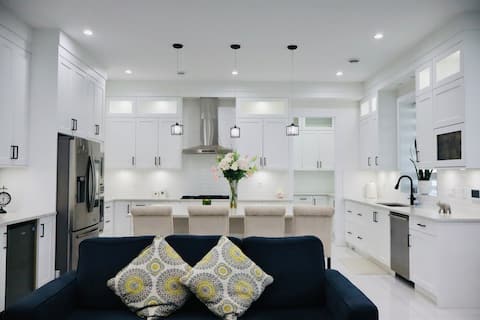 Luxurious 5BR| Family Retreat| King Beds