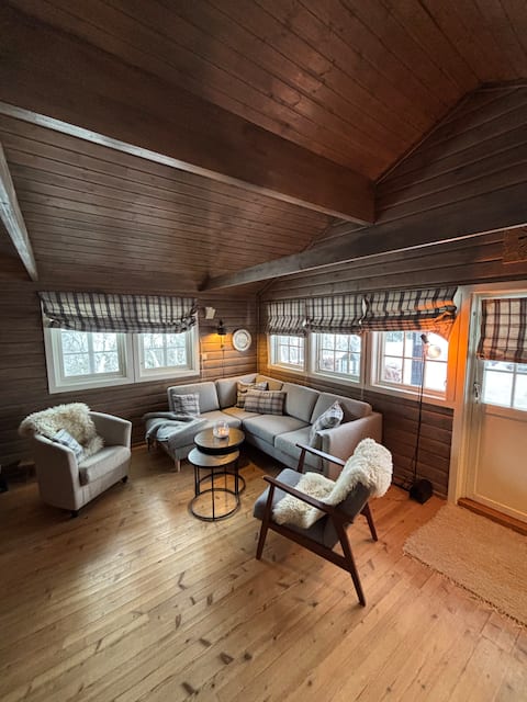 Popular Airbnb listing: Cozy cabin on Overøye. in Fjord