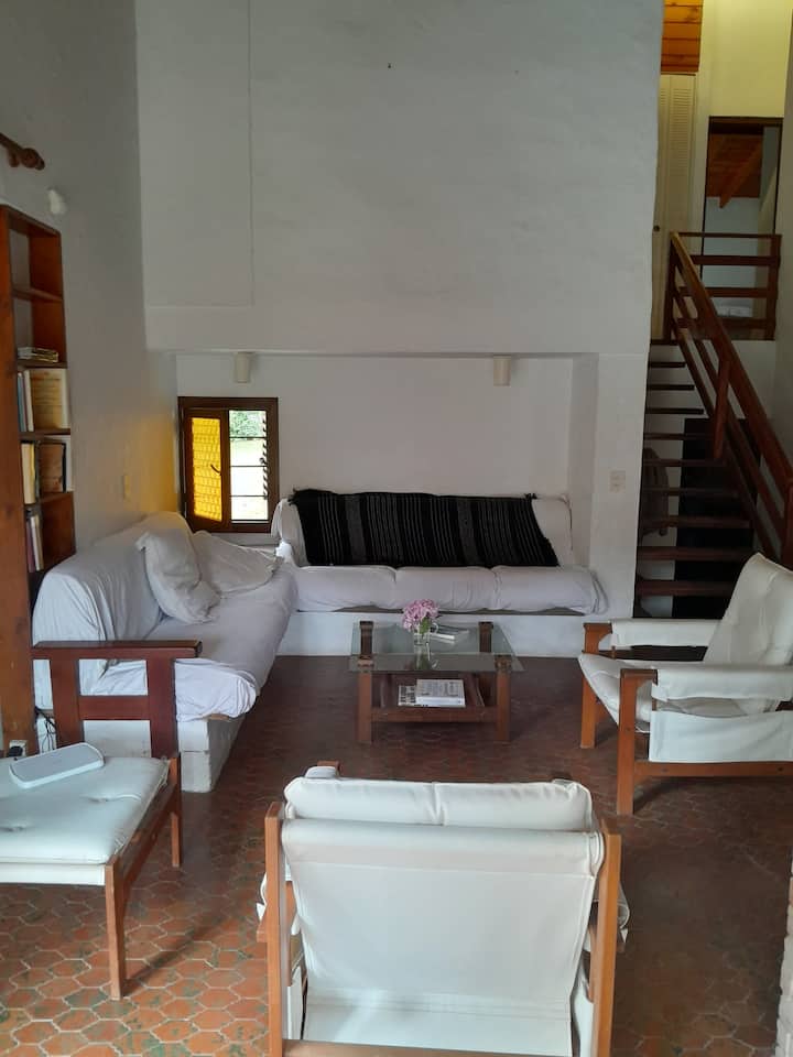 Casa En Pinamar, En El Bosque, A 4 Cuadras Del Mar - Pinamar