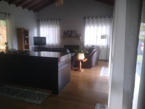 Top performing Airbnb: Casa Casoli - perfect for family and friends in Bueno Brandão