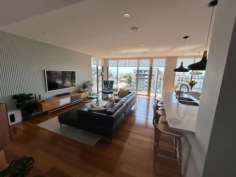 Popular Airbnb listing: Close to Beach & Dining with Ocean View in Wollongong