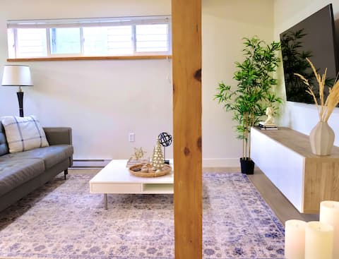 Popular Airbnb listing: Modern North Burnaby Retreat in Burnaby