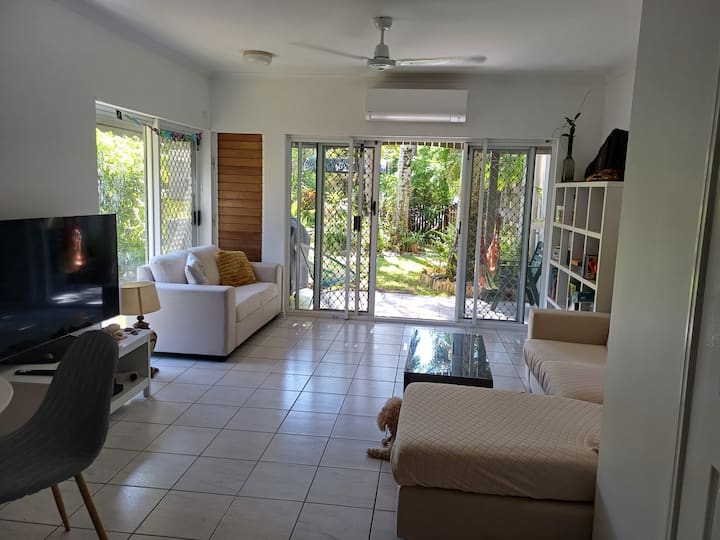 Light Bright And Airy Townhouse - Cairns