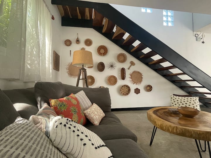 Two-story Apartment With Partial Ac Close To Beach - Sipacate