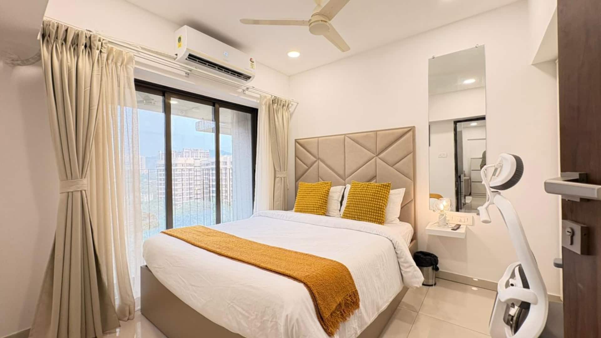 Supreme 1 BHK Safe 55TV Wifi Kitchen Clean Powai