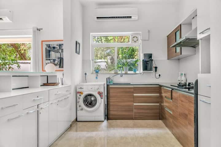 Full kitchen image 1