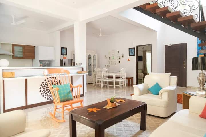 Living room image 2
