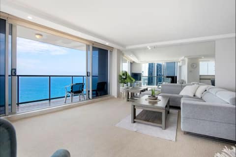 Successful Airbnb property: Oceanfront Lv33 Peninsula in Surfers Paradise