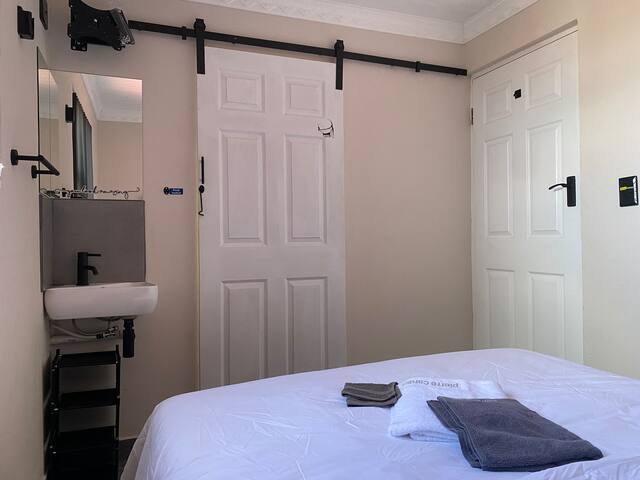 The Mobile B&B gallery image 2