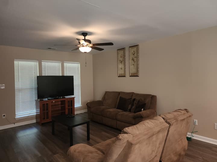 Family Home,8 Guest,4 Bd,big Back Yard. - 埃佩克斯