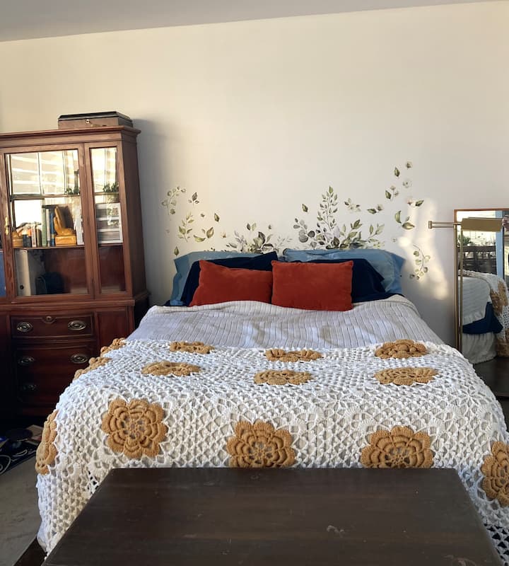 Ambienti i dhomës së gjumit