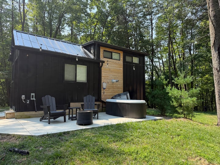 Tiny Home · Hot Tub · Fire Pit · Wooded Setting - Hocking County, OH