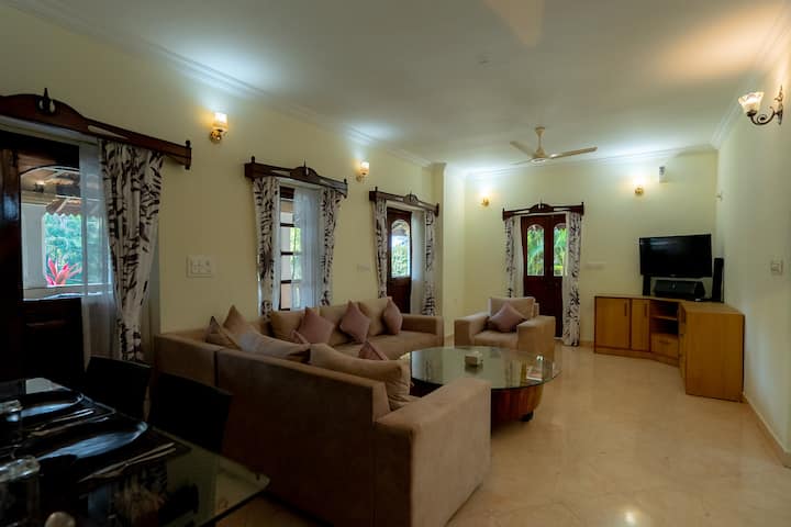 Living room image 6