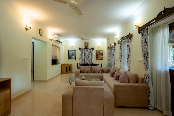 Living room image 5