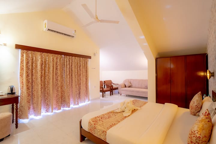Bedroom 1 image 2