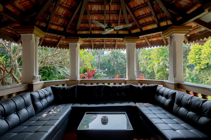 Living room image 1