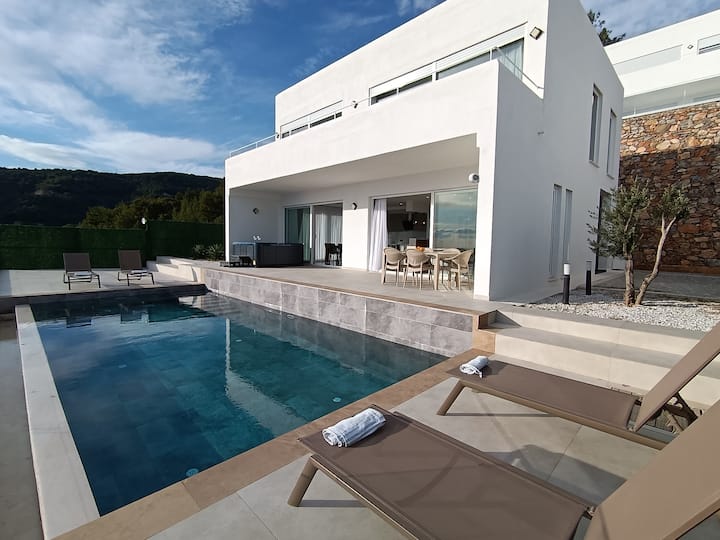 Elegant Mountain Retreat in Alanya Villa 1004