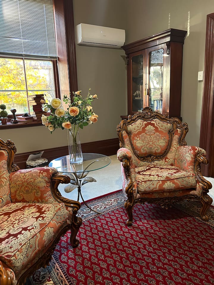 Grand Salon Suite- The Buchanan 1894 - Parkes