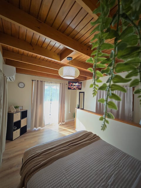 Roble Studio *7 min walk to beach