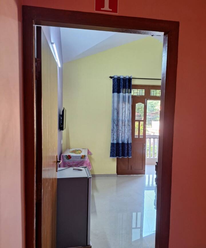 Bedroom 1 image 3
