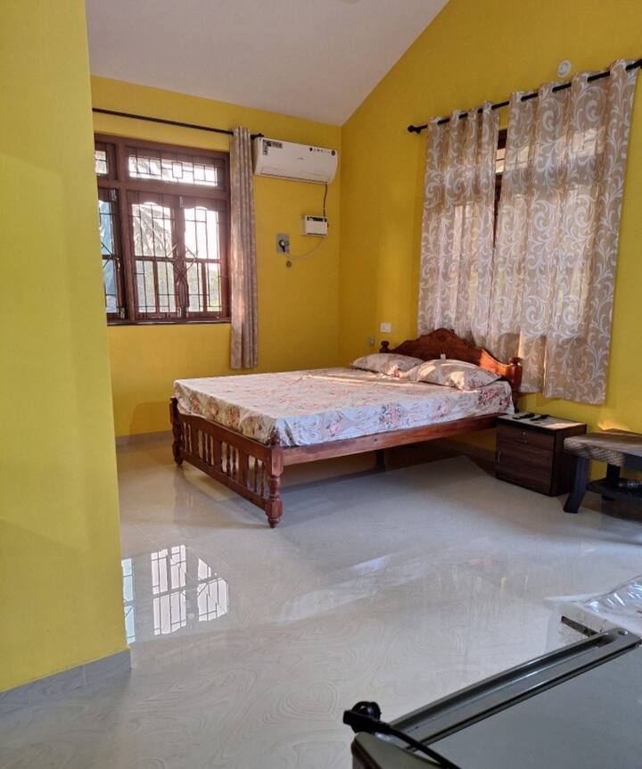 Bedroom 1 image 4