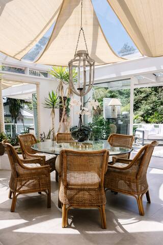 Collaroy Luxe Pool House gallery image 3