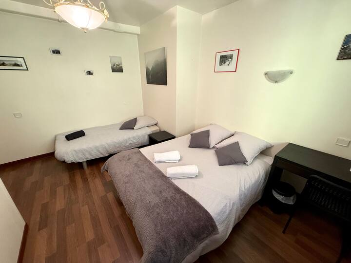 «&nbsp;Le Lys&nbsp;» Chambre 3 Personnes Dans Hôtel - Belley