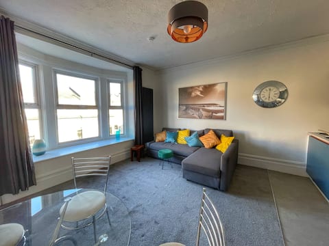 Portmouth Apartment. Work/Family/Student/Parking