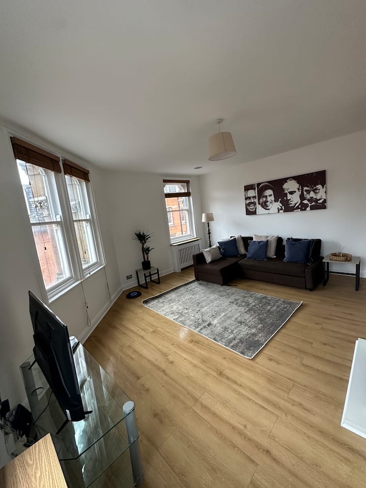 Stunning Spacious Apartment - Leicester
