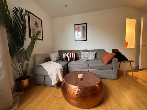 Top Airbnb: Views of Park Row - the heart of Leeds. in Leeds