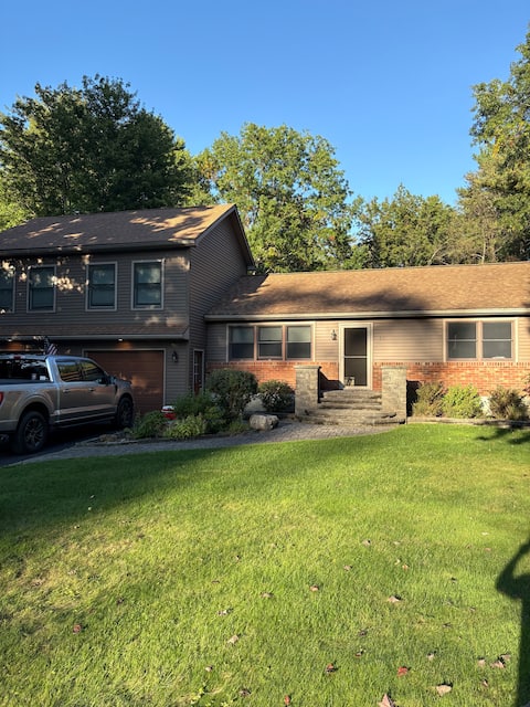 Wooded retreat Saratoga Springs