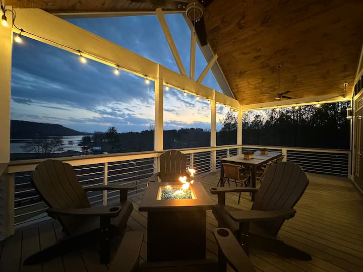 Blue w/a View-Heated Pool, Private Hottub, Firepit