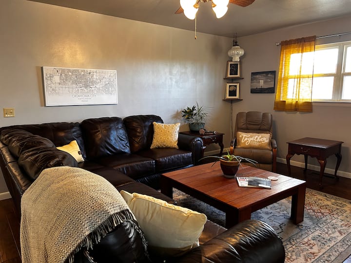 Cozy Cabana House - Oklahoma City, OK