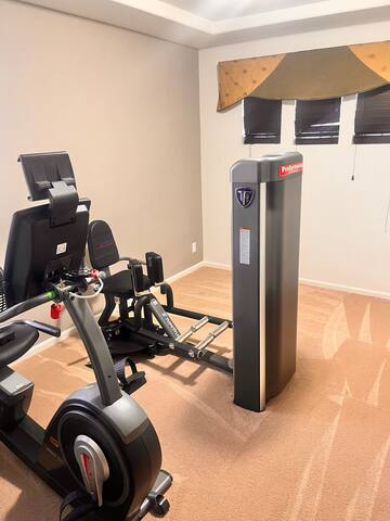 Cozy Home 10 minutes from DIA Airport gallery image 5