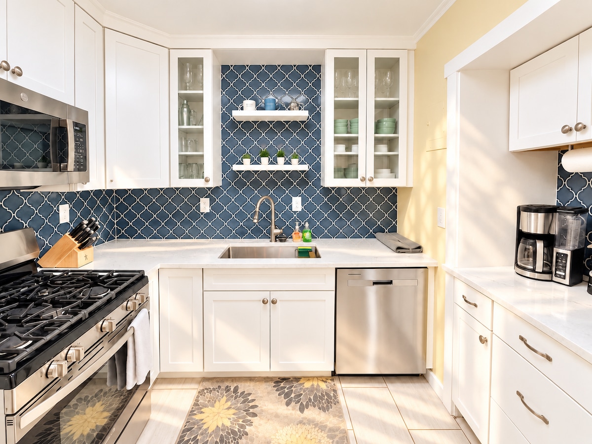 Full kitchen image 1