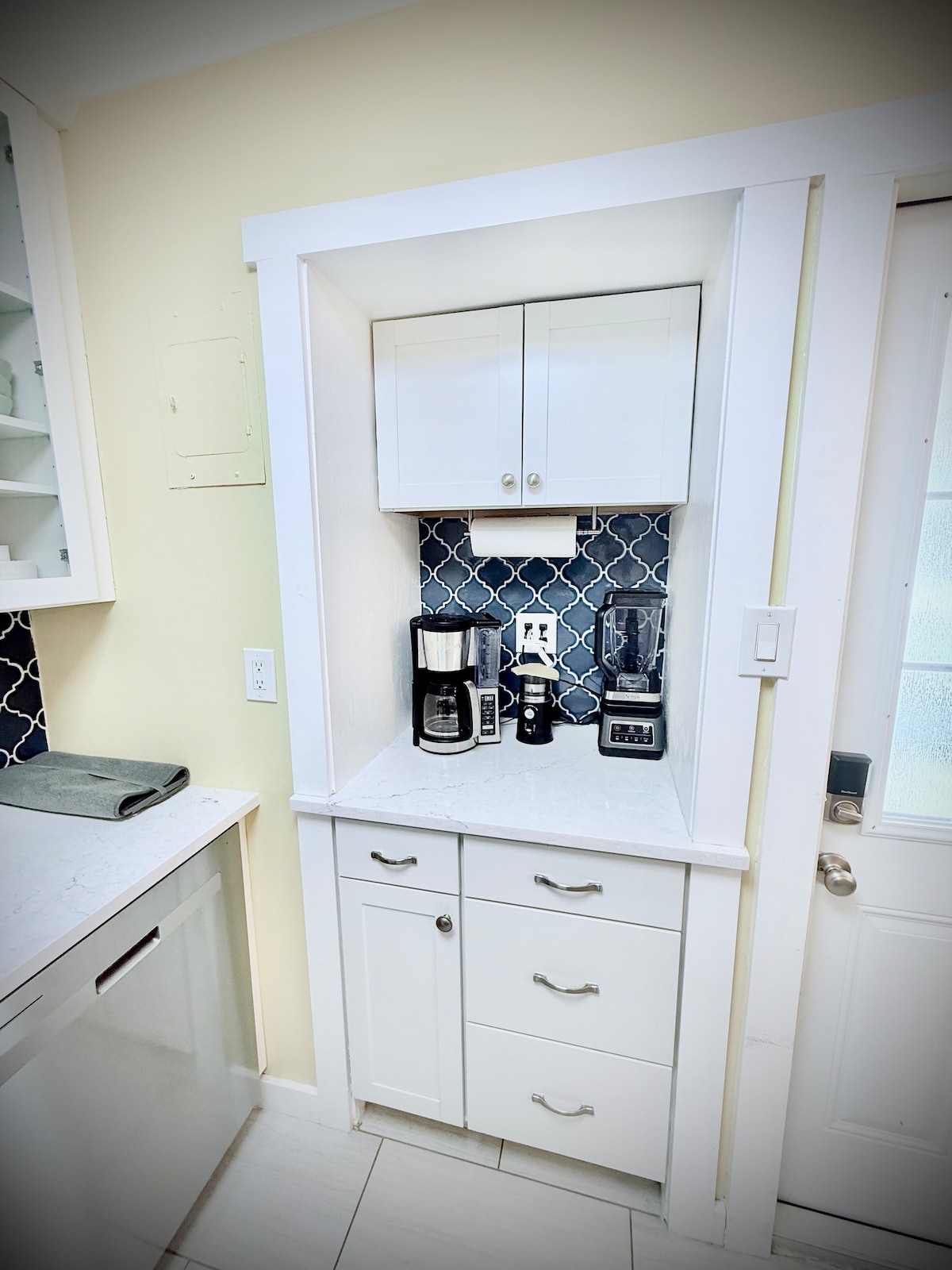 Full kitchen image 3