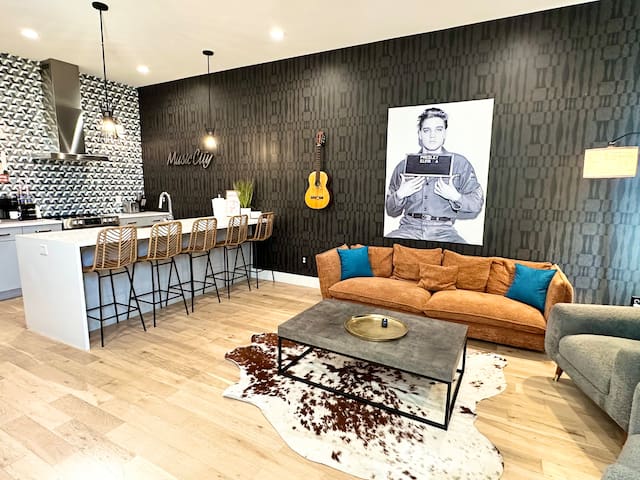 Casa De Rodeo! North Nashville! gallery image 2