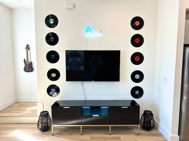 Casa De Rodeo! North Nashville! gallery image 4