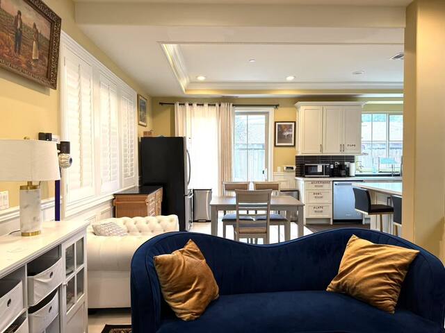 C1-Modern house 5R/3B gallery image 2