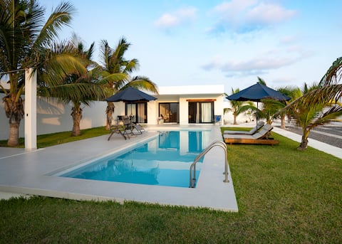 Bahía Escondida House · Villa with pool and jacuzzi