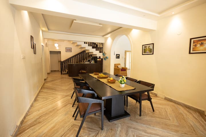 Dining area image 3
