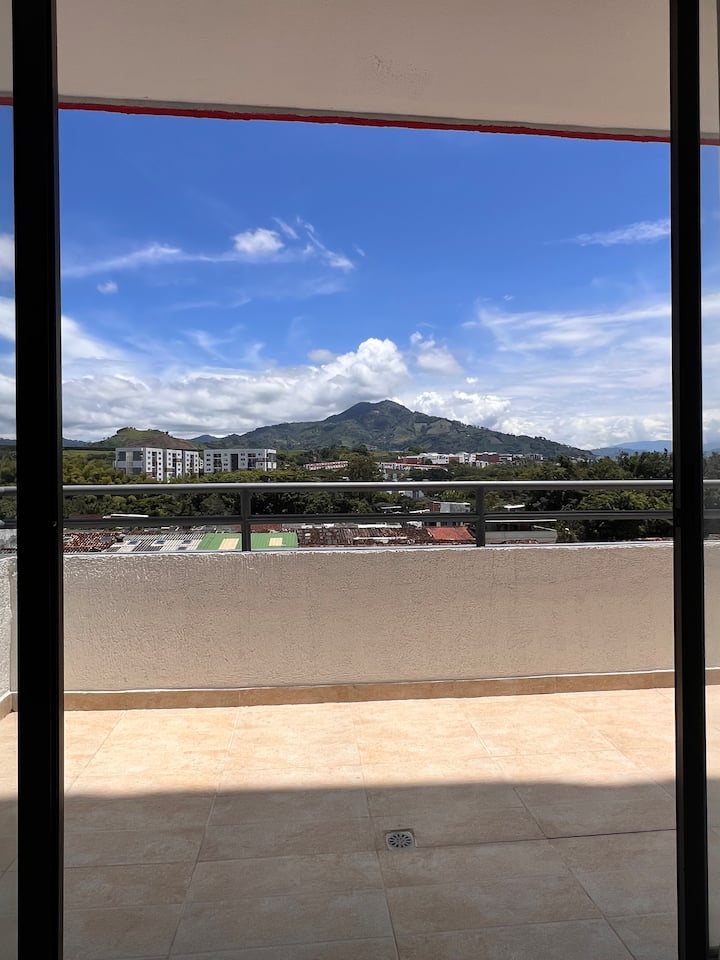 Amplio Y Hermoso Apartamento Con Vista Increíble - Pereira