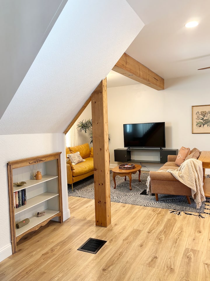 Charming Stay Close To It All! - Rochester
