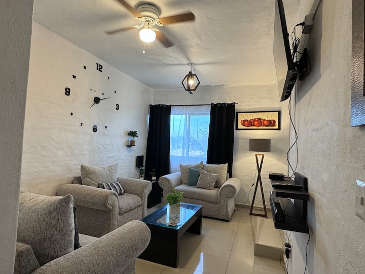 Suites Palmas Con Alberca Para Disfrutar La Zona - Manzanillo, México