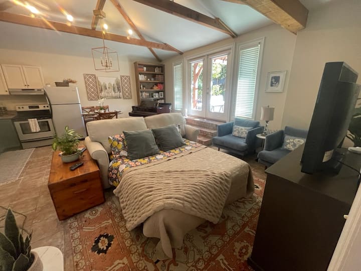 Lovely Guesthouse With Outdoor Space/near I10 - Tallahassee, FL